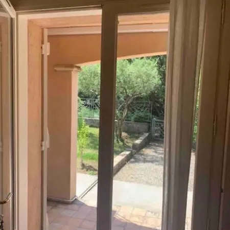 Studio En Rez-De-Jardin Arbore Avec Acces Piscine Et Clim Villeneuve-lès-Avignon Extérieur photo